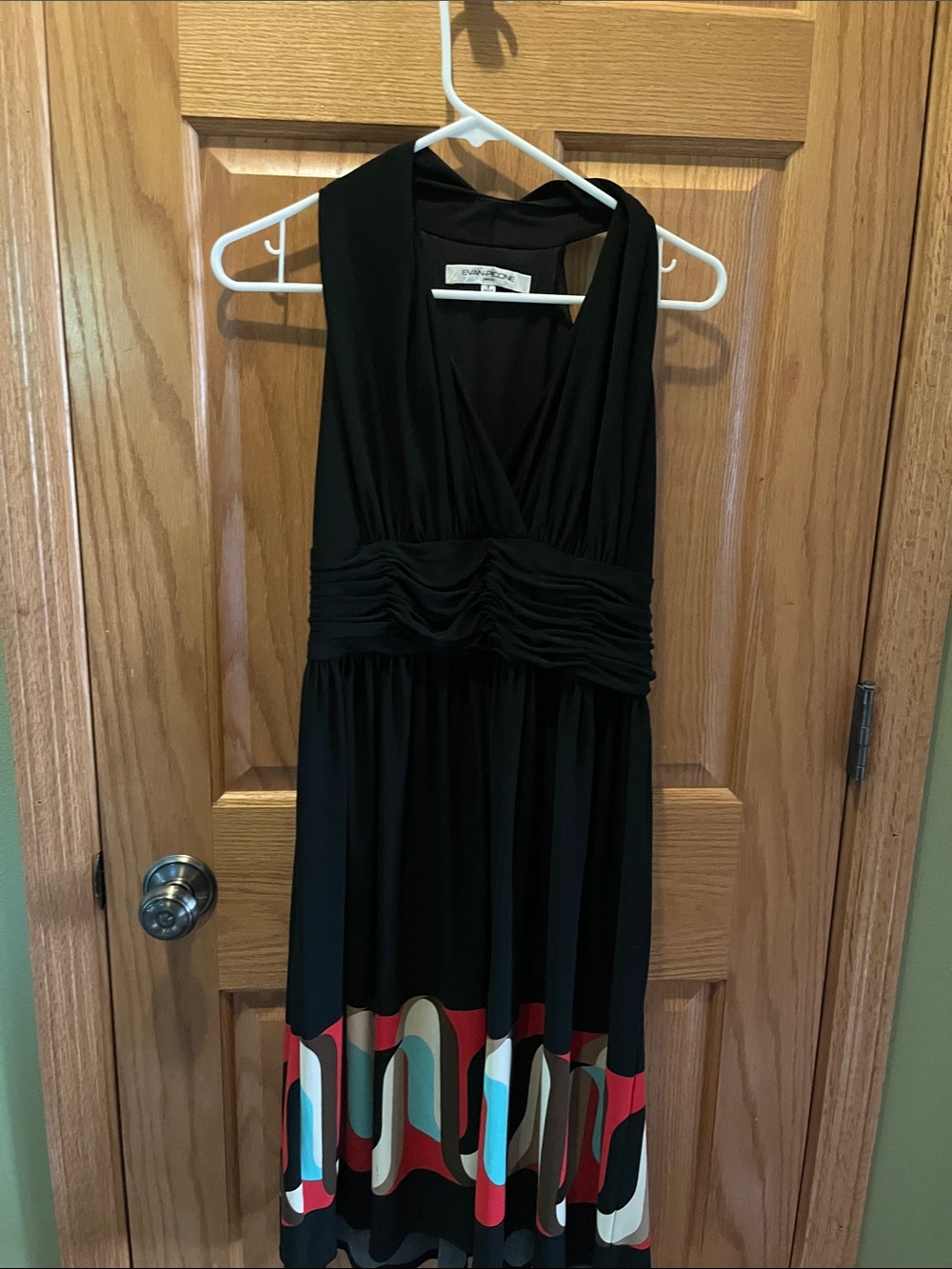 Evan Picone Black Sleeveless Ruched V-Neck Dress
